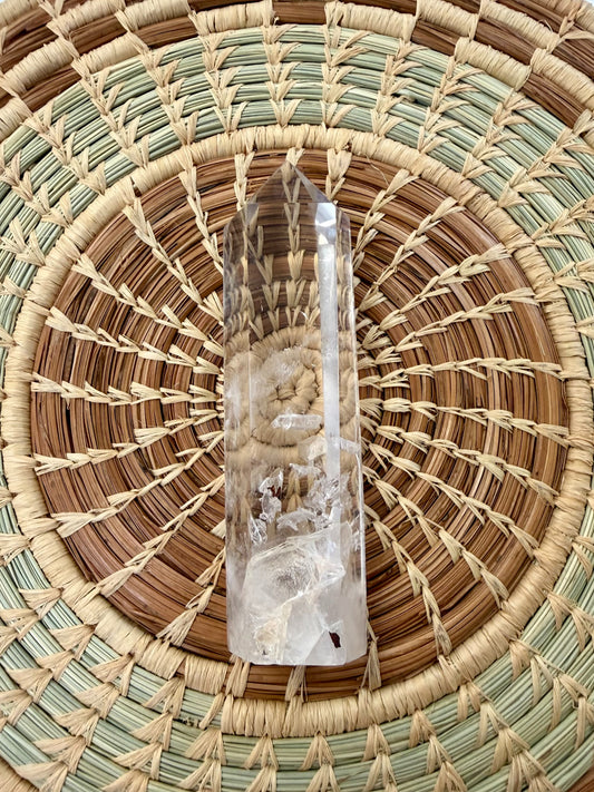 High-Clarity Clear Quartz Tower